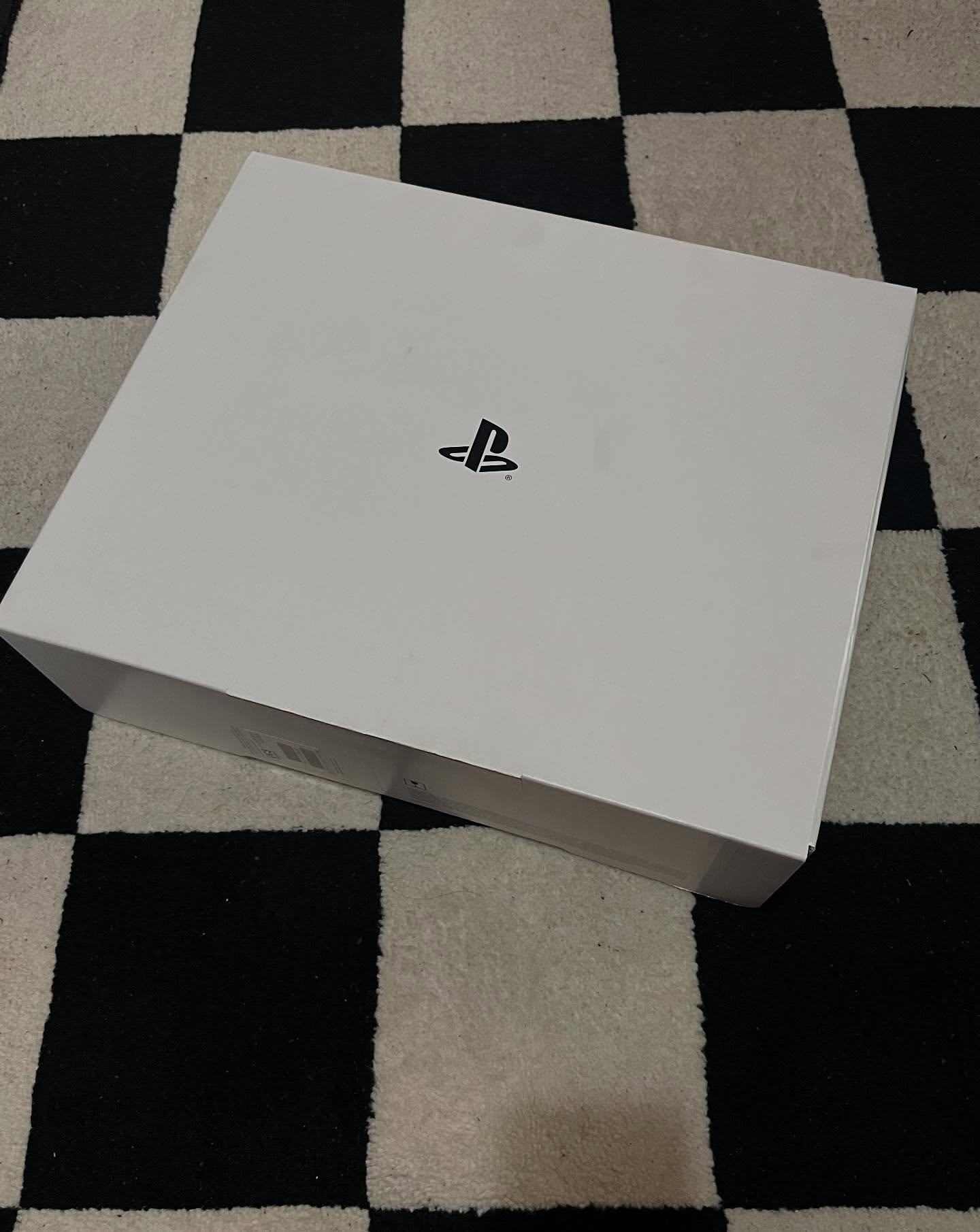 Play Station 5 - New