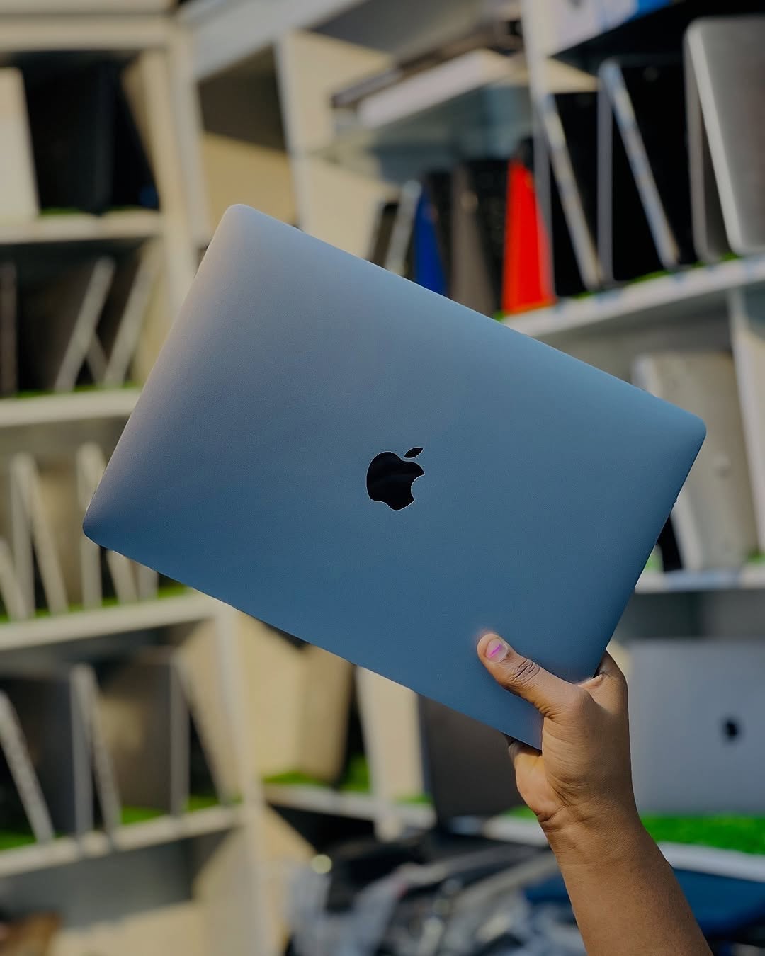Apple MacBook Air core i5 ( 2019 )