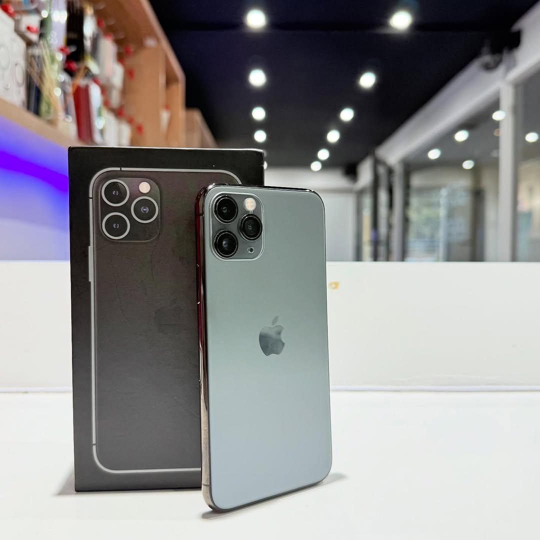 iPhone 11 Pro ( Brand New )