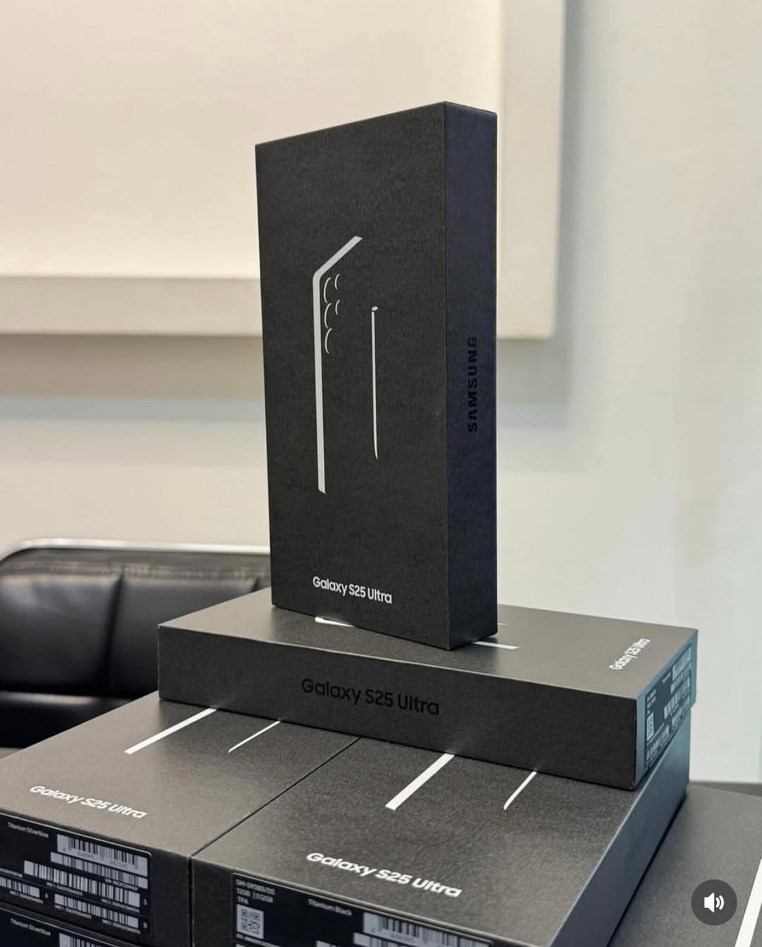 Samsung Galaxy S25 ultra (New)