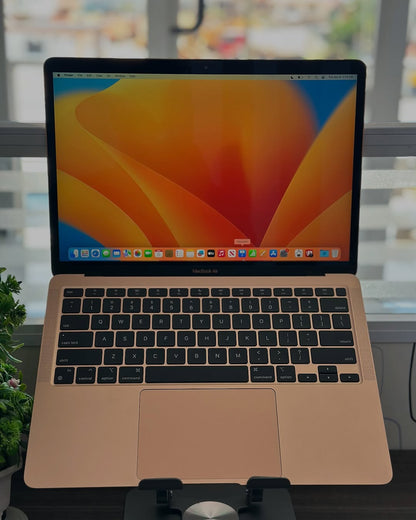 Apple MacBook Air M1 Chip ( 2020 )