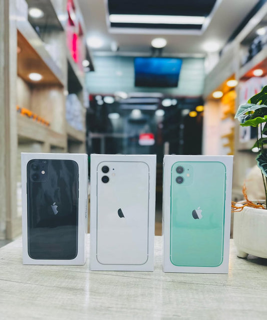 iPhone 11 ( Brand New Sealed )