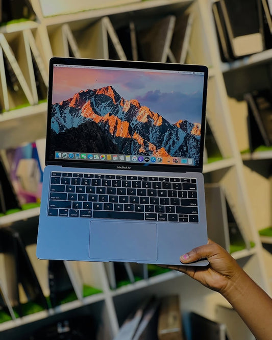Apple MacBook Air core i5 ( 2019 )