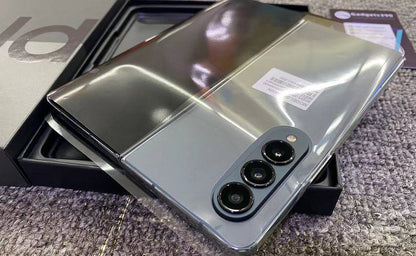 Samsung Galaxy Z Fold 4